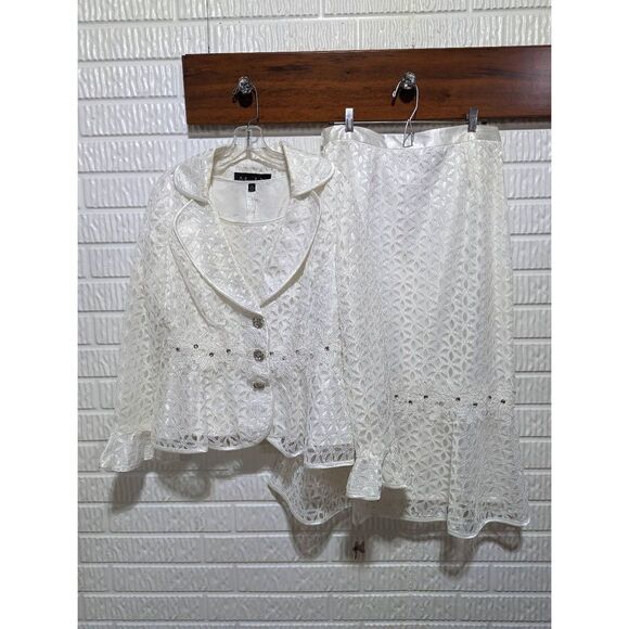 Moshita Couture Womens White Lace Overlay Rhinestone Embellished 3 Pc Skirt Suit - Picture 1 of 12